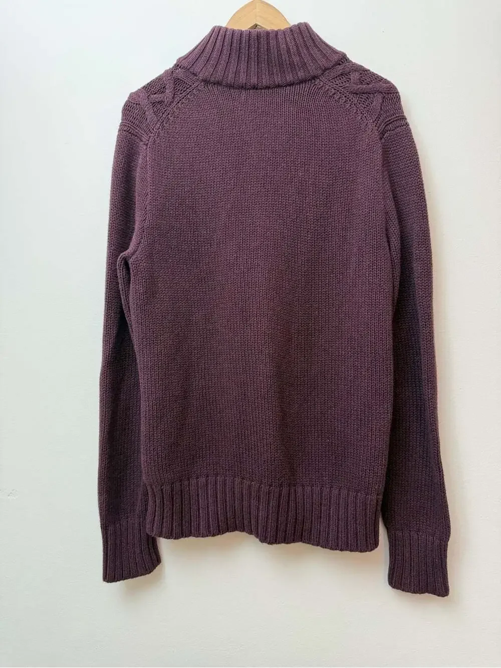 Banana Republic Men’s Plum Cable Knit Button V Neck Sweater Size M 100% Cotton